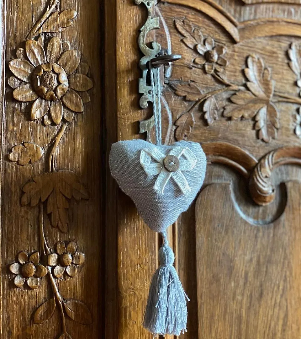 Bed & Breakfast Le Mas De La Marteliere Le Thor France